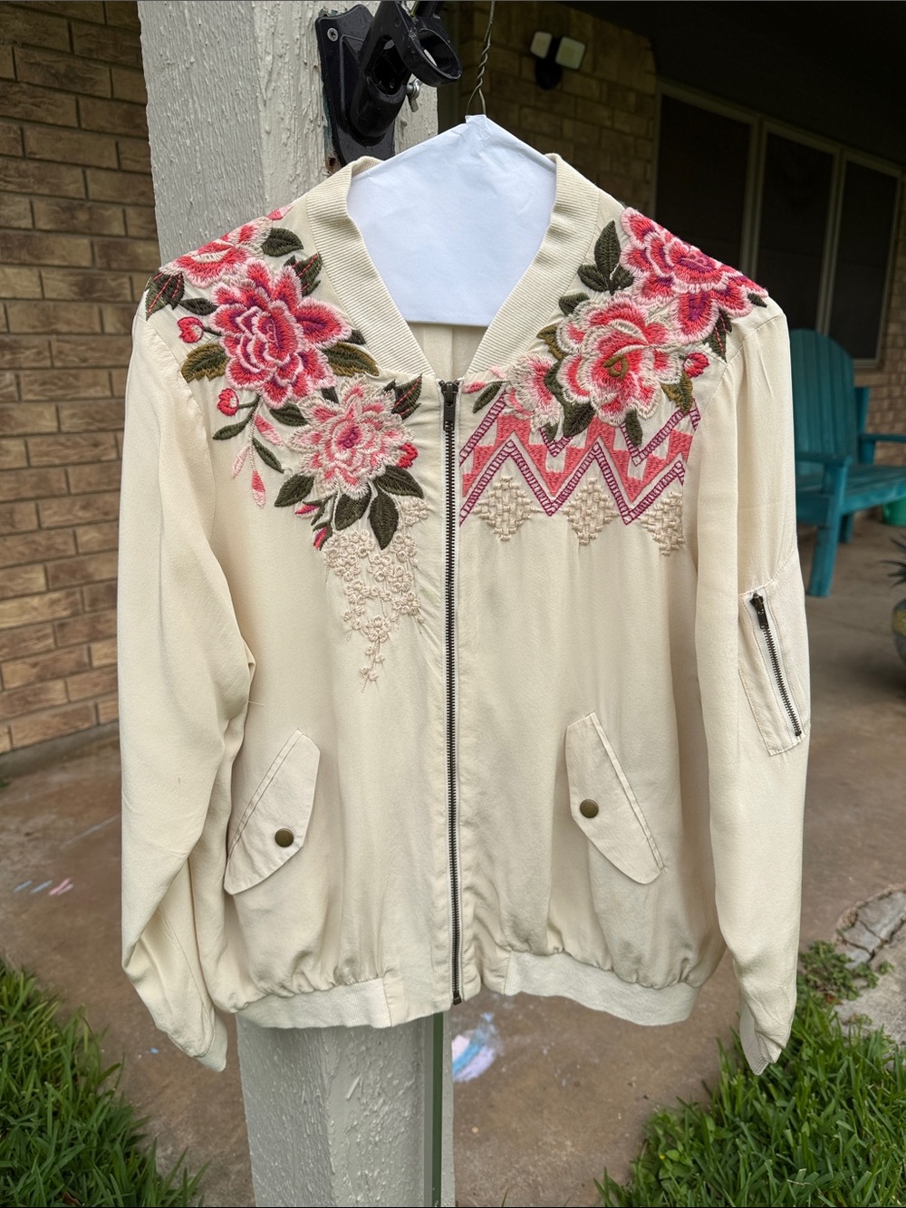 Johnny Was Workshop 100% Silk Embroidered Floral Cream Bomber Jacket